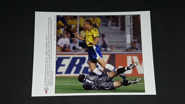 Revue le GUIDE DE L'AFP MONDIAL 98 COUPE DU MONDE DE FOOTBALL magazine de 1998