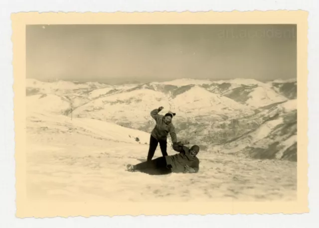Snapshot - PRETEND FIGHT IN THE SNOW Original Vintage Found Photo 1940s Women