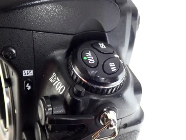 Nikon D700 12.1MP Digital SLR Camera Body Used from Japan FX Full Frame w/o Lens 12