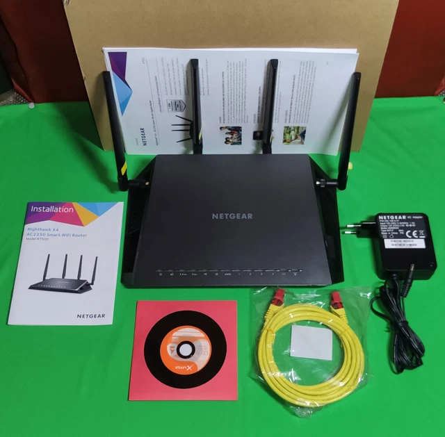 Netgear R7500 - X4 AC2350 router wireless intelligente Wi-Fi con 2x USB 3.0 ReadyNAS eSATA