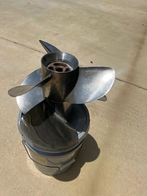 Stainless Volvo Penta duo propeller FH4 Front and Back