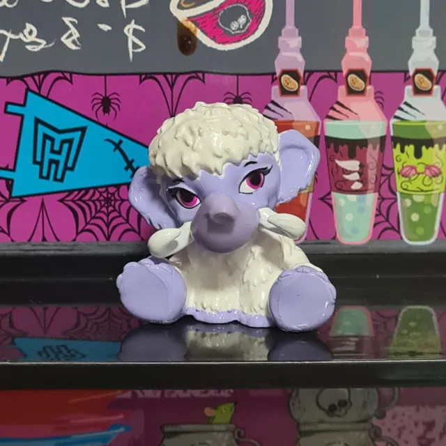 Monster High Abby Boominable's pet wooly mammoth Shiver