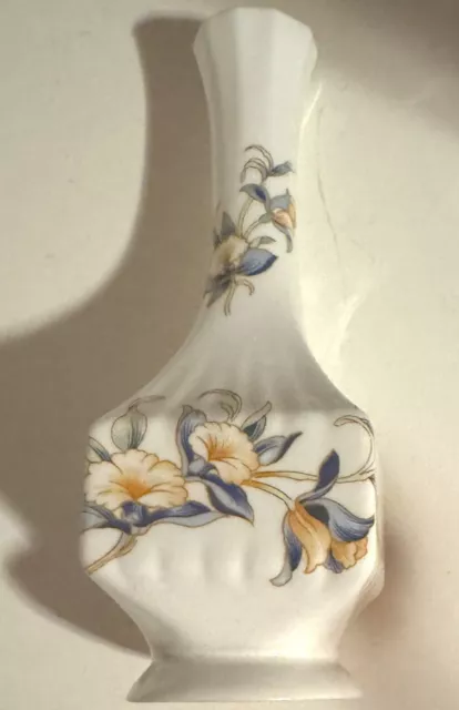 AYNSLEY BUD VASE ENGLAND BONE CHINA "JUST ORCHIDS" Rare Find excellent Condition
