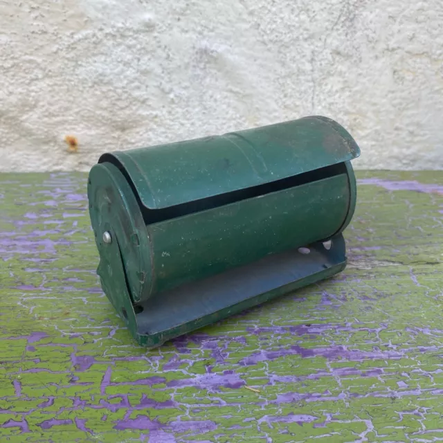 VINTAGE OLD PAL Metal Green Bait Box Fishing With Belt Clip Clean Embossed  $14.99 - PicClick