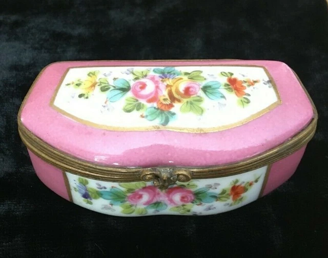 ANCIENNE BOITE À pilule en porcelaine de limoges peinte à la main décor