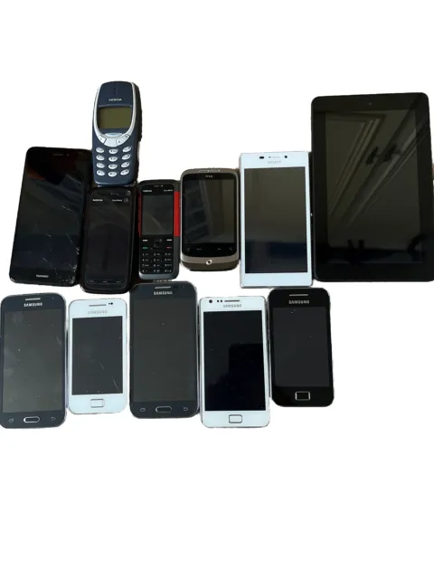 Used Mobile Phones Bundle For Parts Most Power On.