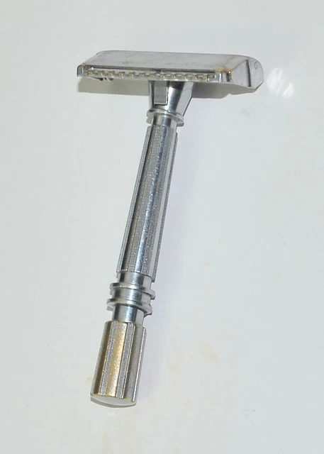 1930s Era Gem Micromatic Clog Pruf Single Edge Razor, NICE VALUE