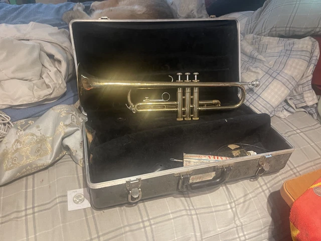 Bundy/Selmer Trumpet by Vincent  Mouthpiece, Case, Accessories