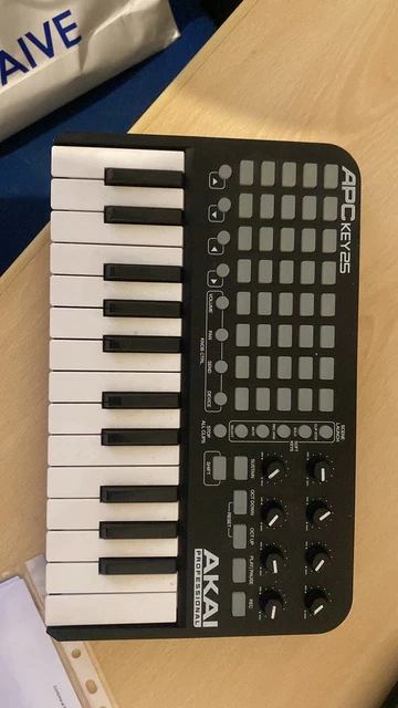 AKAI APC KEY 25 MKII Controller USB MIDI con Ableton Live Lite Tastiera ...