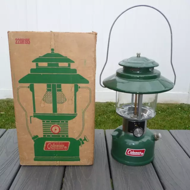 Vintage 1973 Coleman Model 228H195 Big Hat 2-Mantle Lantern Box Excellent Shape