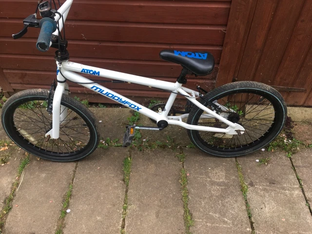 BMX MUDDY FOX Lithium bike with stunt pegs in great condition