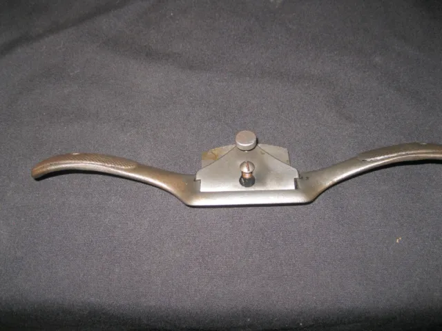 Stanley No. 51 Spokeshave, Early  "V" Victory Blade
