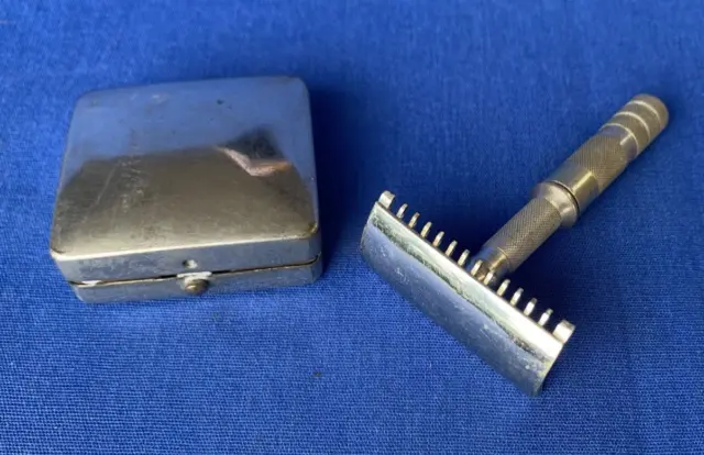 Vintage Travel DE Safety Razor 4 Piece Metal Case Made in Germany - Gillette?