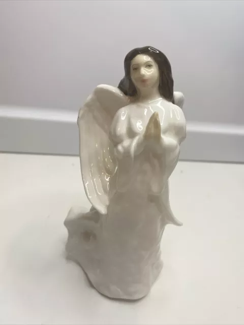 Royal Doulton Christmas Angel Figurine (6 In.) Sentiments HN3733 - England