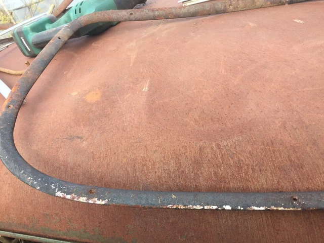 1951-1952 Chevrolet Styleline Deluxe 4-d back window garnish