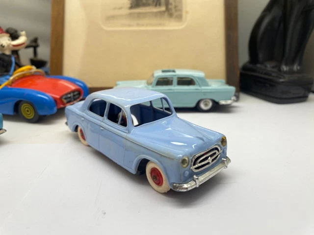 ANCIENNE NOREV PLASTIQUE Peugeot 403 Baby Ech 1/43 Eme EUR 110,00 - FR