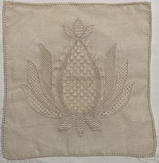 "Bordado de corte de piña de lino crema 9"" x 10"""