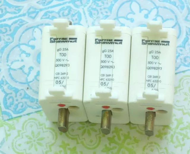 3X Ferraz Shawmut Q098293 fusible 25A taille T00 gG 500V Lot de 3