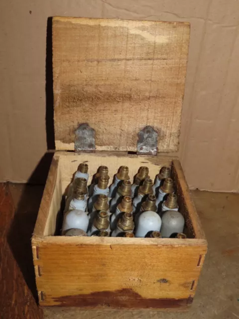 Lot De 25 Anciennes capsules cartouches gaz pour eau de Selz Chantilly + boite