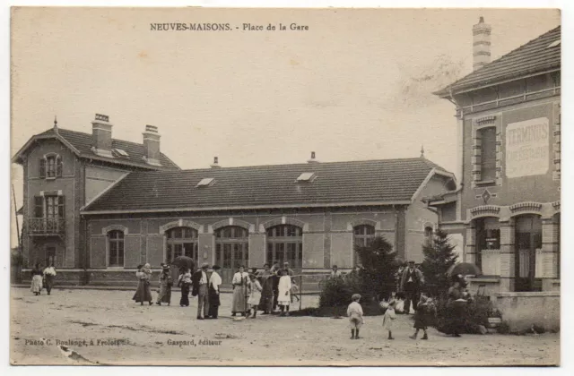NEUVES MAISONS - Meurthe & Moselle - CPA 54 - Place de la gare - Café Terminus