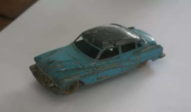 Dinky Toys - Buick Roadmaster - Miniature ancienne ( à restaurer )