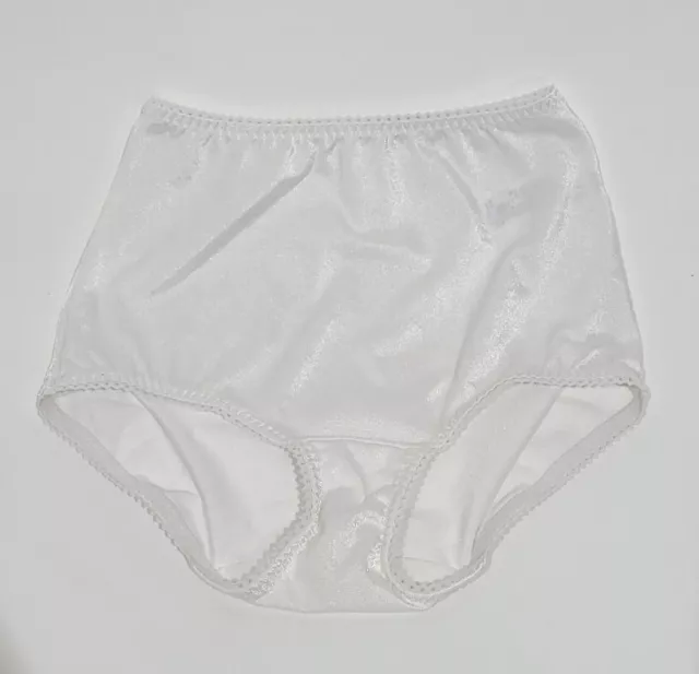 Vassarette Women's Undershapers Light Control Brief Panties