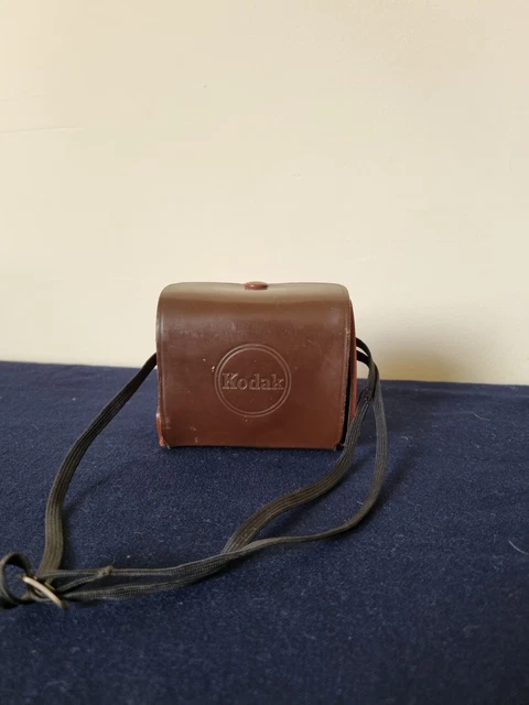 ANCIEN APPAREIL PHOTO KODAK BROWNIE STARLET CAMERA étui cuir COLLECTION Vitrine