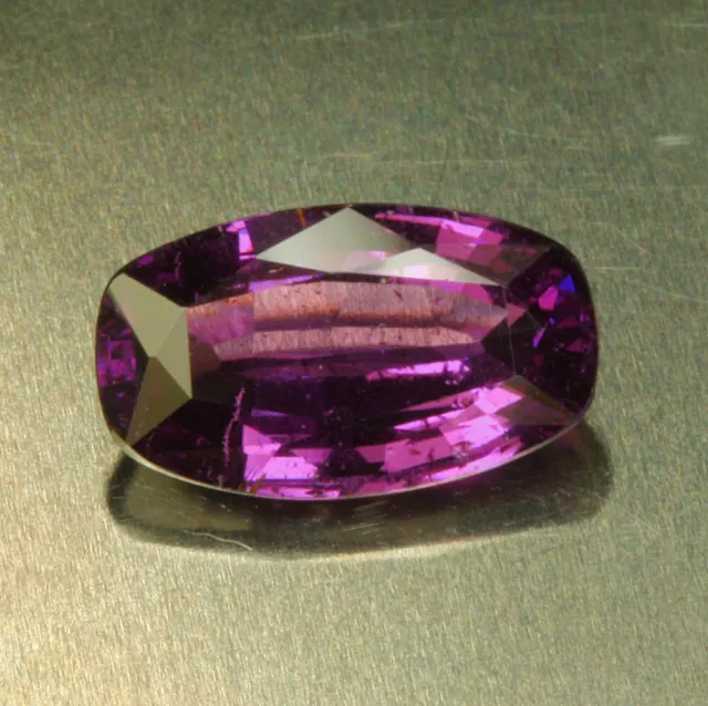 RHODOLITH / RHODOLITE    super  Farbe  "Magenta"   2,32 ct