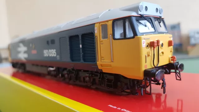 Hornby R2349 Class 50 50035, Ark Royal BR Blue Large Logo, lights, boxed