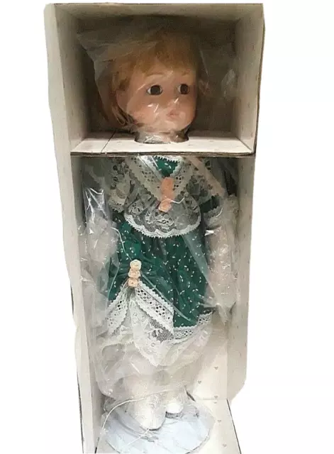 1989 Hello Dolly Collectible Doll BETH Signature Series Porcelain Doll 1480 NEW