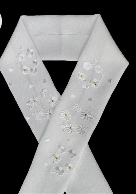 Japanese Woman's Kimono Embroidery HAN ERI collar 4 White Flower