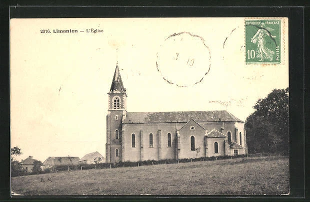 CPA Limanton, L´Eglise, vue partielle avec l'Église 1923