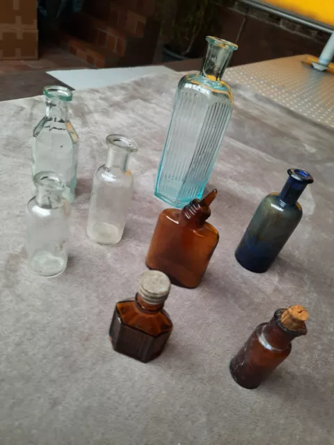 Alte Antik Kleine Flaschen Fläschchen Apotheke ect. 8 Stück siehe Foto  TOP !