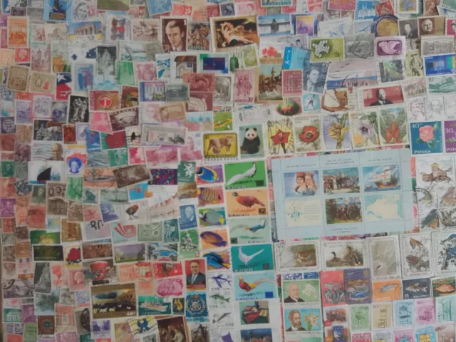 Lot / vrac de 1000 timbres et blocs du monde (photos du lot) (Lot 365) 3