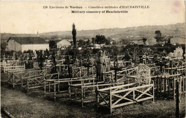 CPA AK Militaire Env. de VERDUN - Haudainville Military Cemetery (362705)