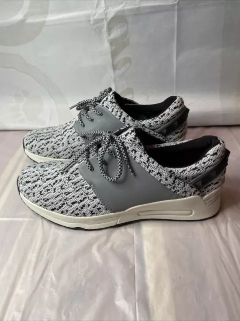 Madden Girl Airratic Women Fashion Sneakers Size US 9 White Gray Black Great Con