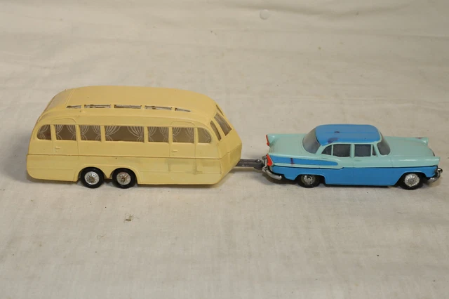 Miniatures Norev 1/43 - SIMCA CHAMBORD Et Caravane HENON - Années 60