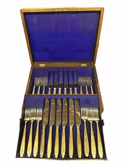 Oak Cased Edwardian Silver Plated Cutlery Set - 24 Piece