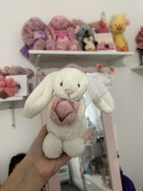 JELLYCAT SMALL BASHFUL bunny holding a peony new without tags rare and ...