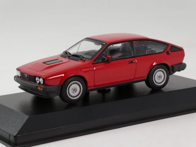 Alfa Romeo 164 de 1990s | Car & Classic