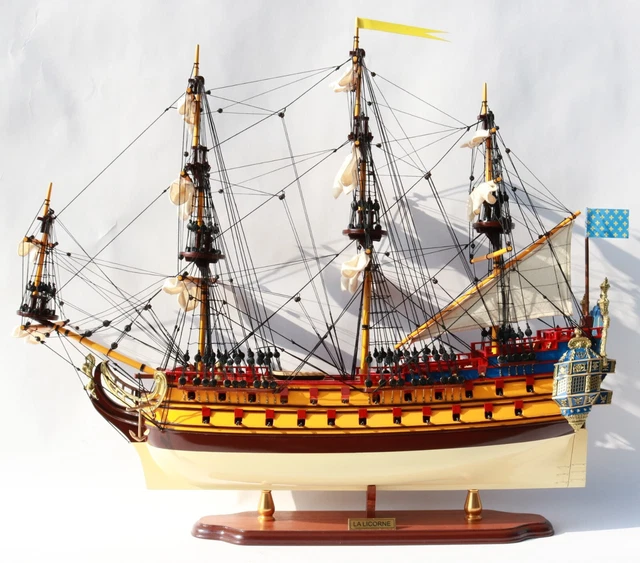 SUPERBE MAQUETTE DE BATEAU EN BOIS  - LA LICORNE - TINTIN-  L: 74 cm   NOUVEAUTE
