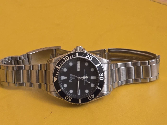 RARE VINTAGE PULSAR (SEIKO) Y665-5040 Digital WATCH 1981  display picture 1