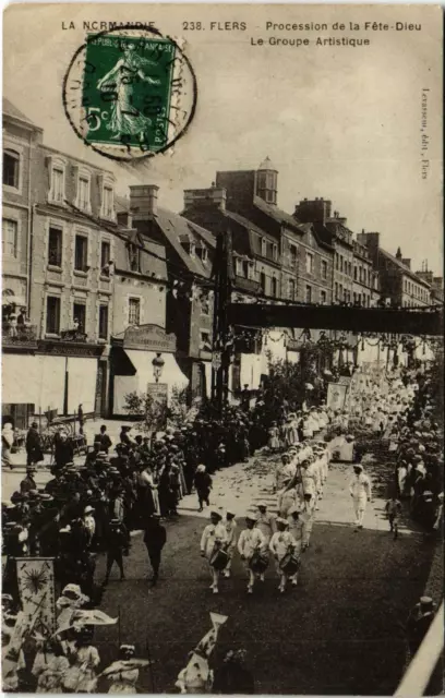 CPA Flers Orne - Procession de la Fete Dieu Groupe Artistique (800405)