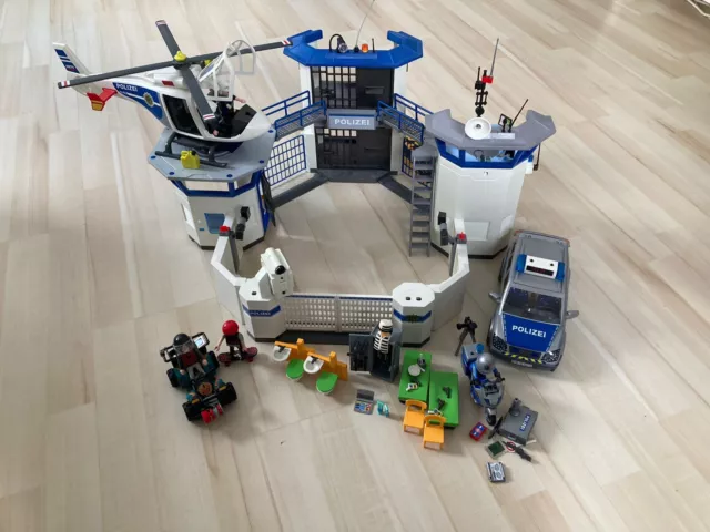 Playmobil Polizeistation 6872 mit Erweiterungen