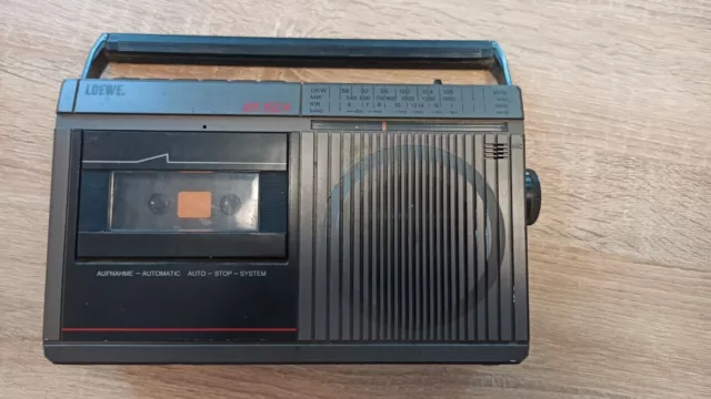 Loewe RM 150K. Grabadora de cassette antigua con radio. funciona bien 2