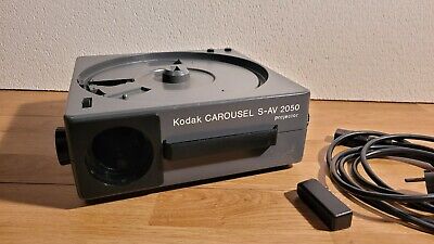 Kodak Un ancien projecteur Kodak carousel S-AV 2050 à restaurer 
