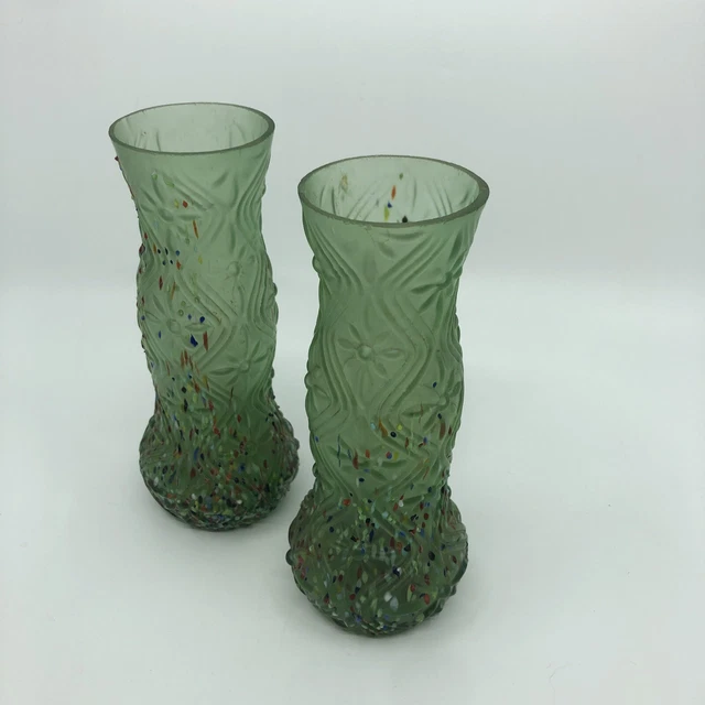 VTG ART GLASS Vases Czech Slovakia satin Bud Vases green confetii 6 x3