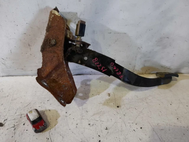 Pédale de frein  nissan terrano ii 2.7 tdi 4wd (125 cv) 1996 1890924