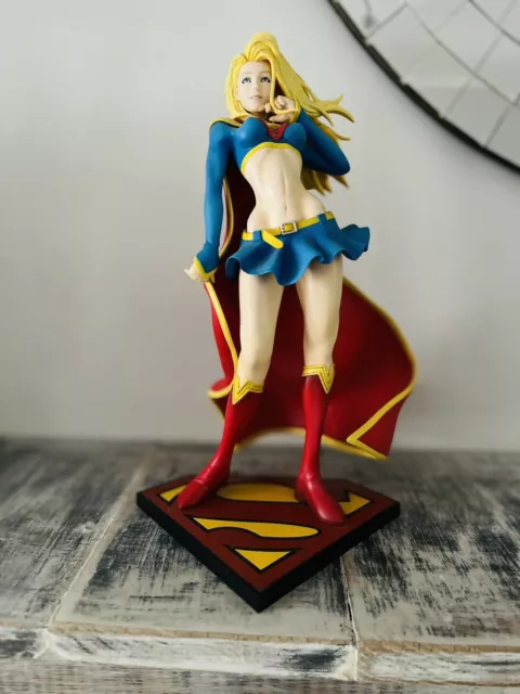 DC Super girl Kotobukiya Statue