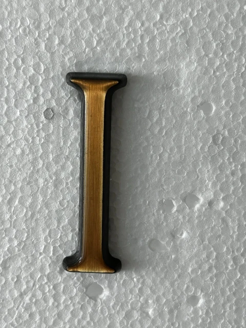 LOT De 48 Lettres En Bronze Pour Lapides - Modèle Italien - Tailles 5, 4, 3 Cm - Neuf